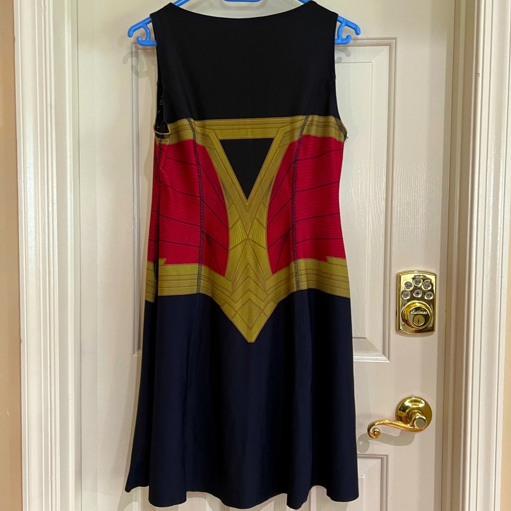 Wonder Woman reversible dress. - Picture 3 of 7